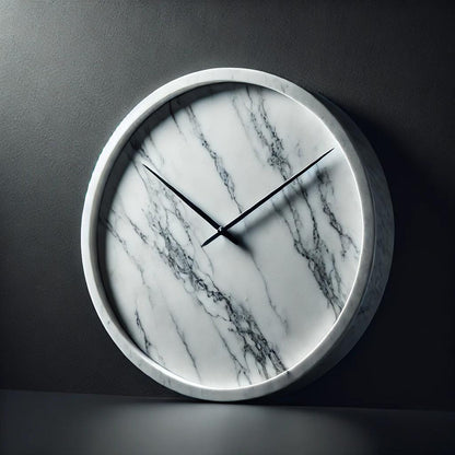 Orologi in marmo personalizzati: lusso artigianale su misura